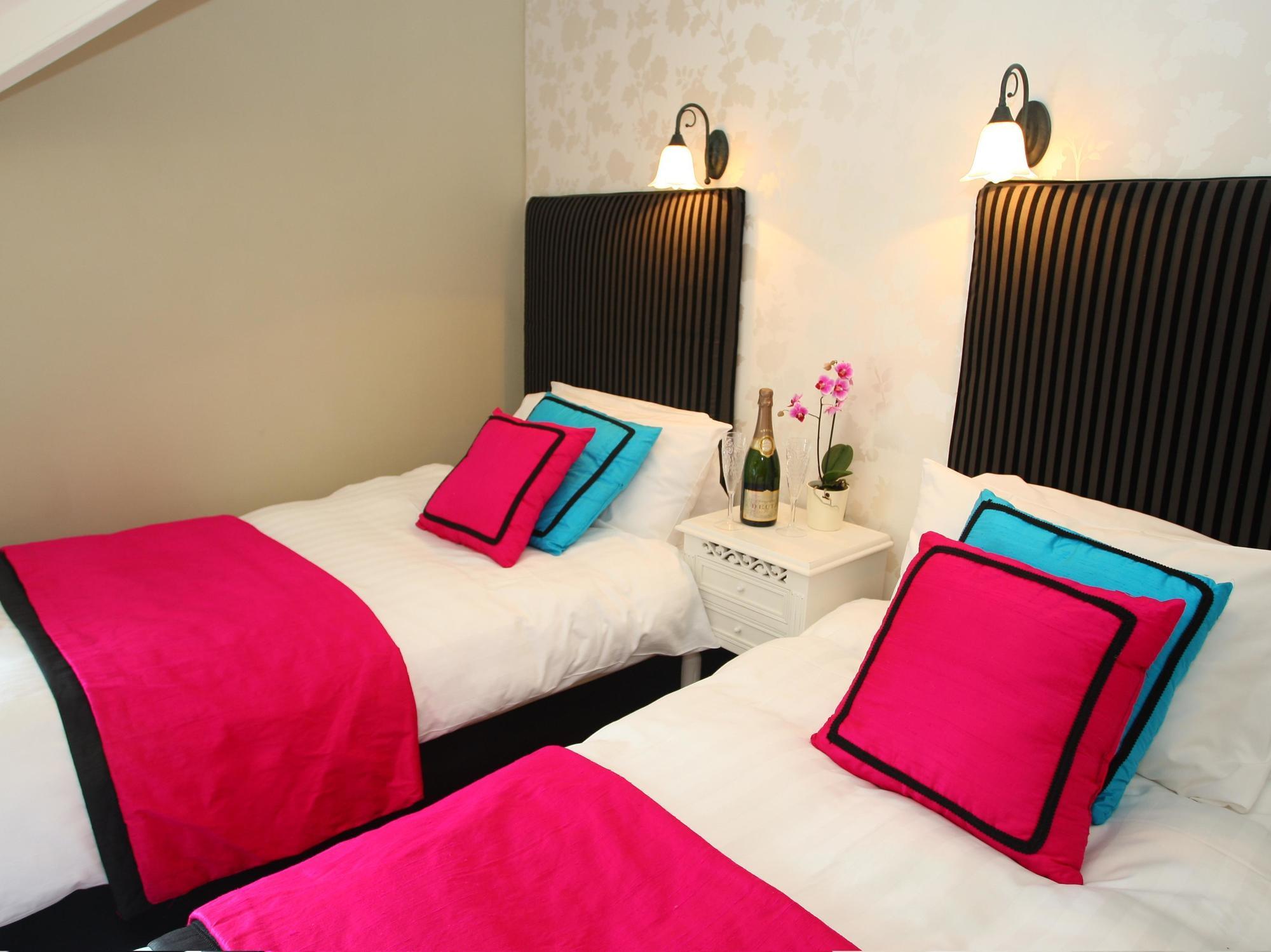 فندق ذا جرافتون مبيت وإفطار هاروغايت المظهر الخارجي الصورة A room at the hotel