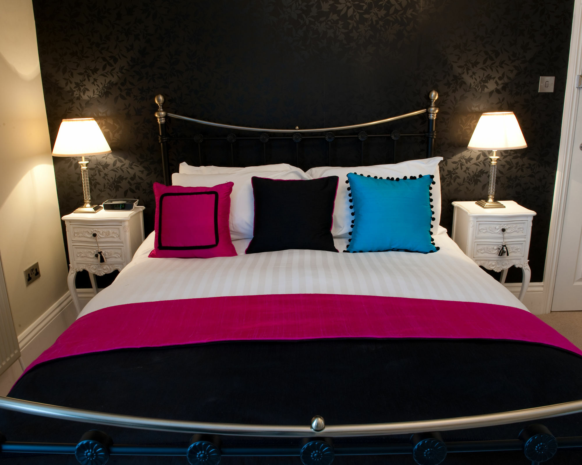 فندق ذا جرافتون مبيت وإفطار هاروغايت المظهر الخارجي الصورة A bedroom at the hotel