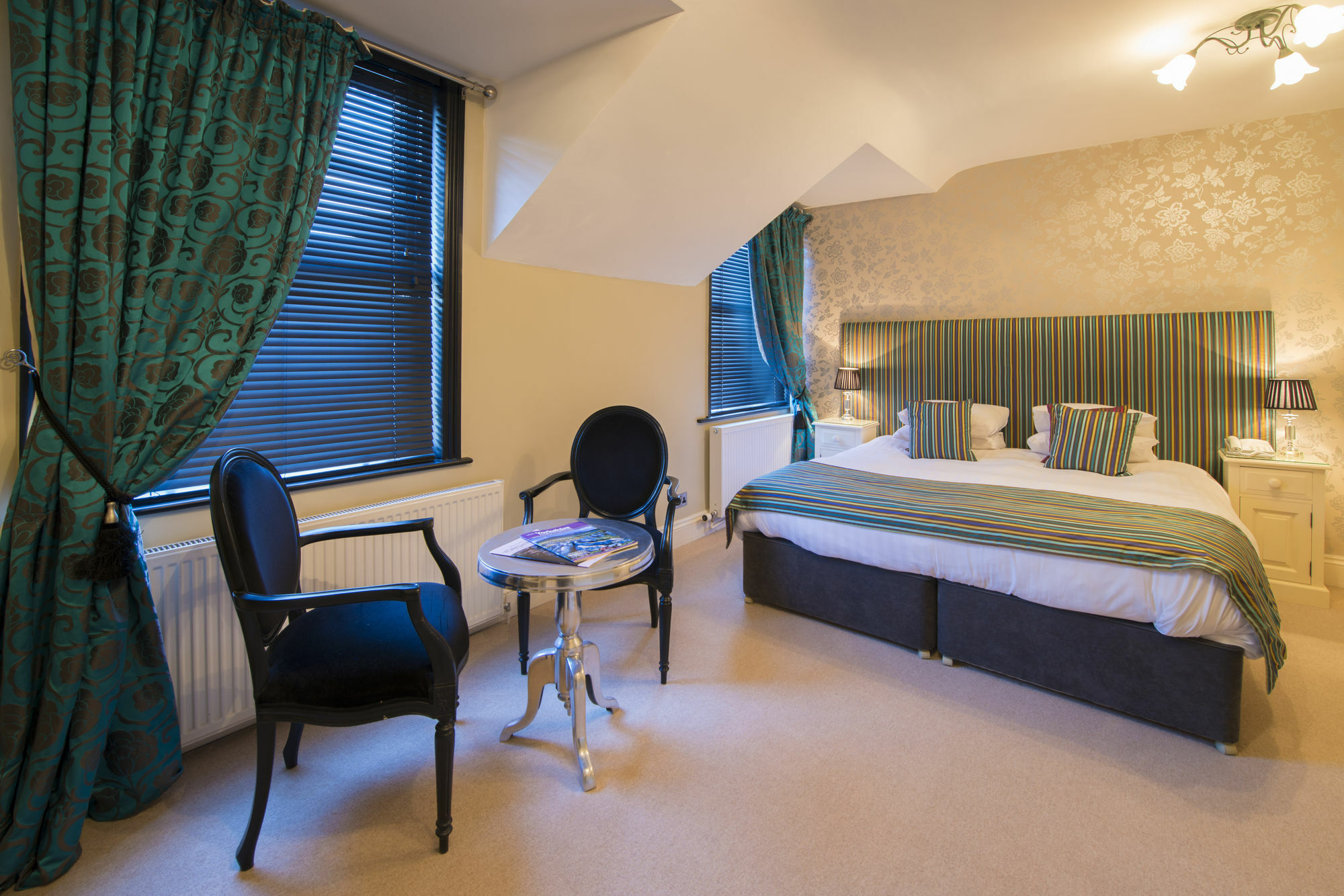 فندق ذا جرافتون مبيت وإفطار هاروغايت المظهر الخارجي الصورة A bedroom at the hotel